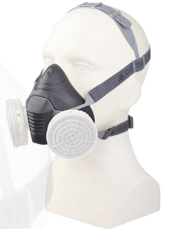 Demi-masque confort, tri-matière : corps du masque en thermoplastique élastomère.