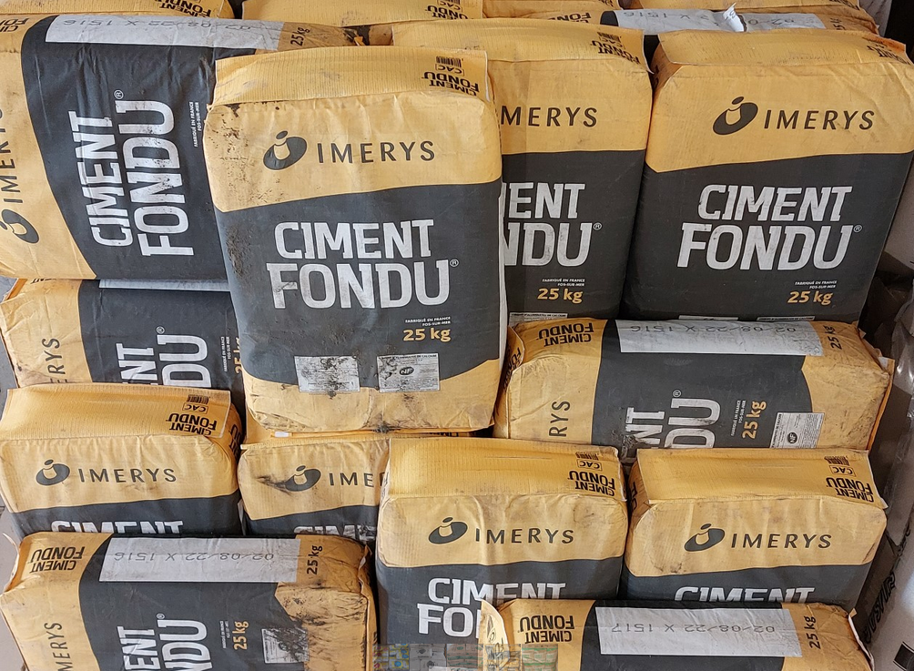 SAC DE CIMENT FONDU